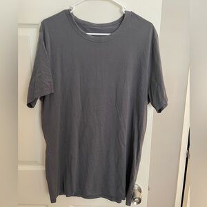 Lululemon Men’s fundamental tee, grey, size L